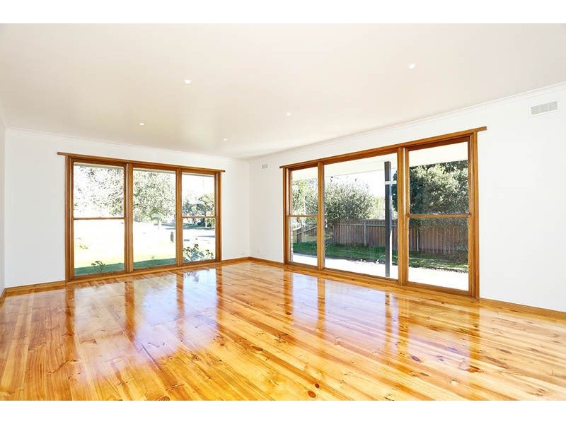 4 Sinclair Street, Somerville VIC 3912