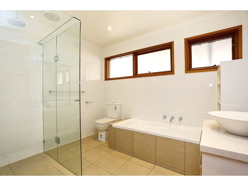 4 Sinclair Street, Somerville VIC 3912