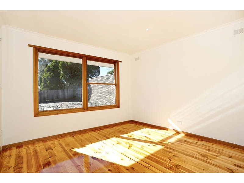 4 Sinclair Street, Somerville VIC 3912