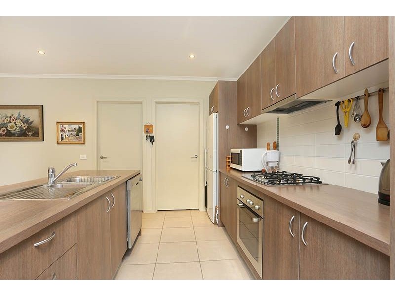 2/66-68 Eramosa Road East, Somerville VIC 3912