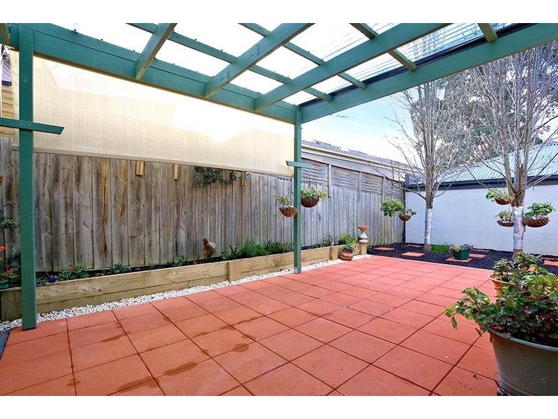 2/66-68 Eramosa Road East, Somerville VIC 3912