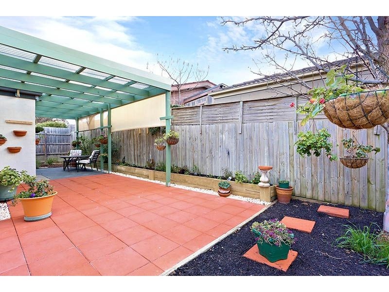 2/66-68 Eramosa Road East, Somerville VIC 3912