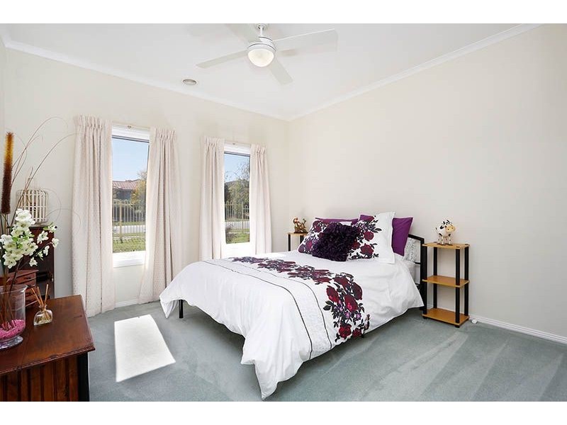 2 Ninalee Way, Somerville VIC 3912