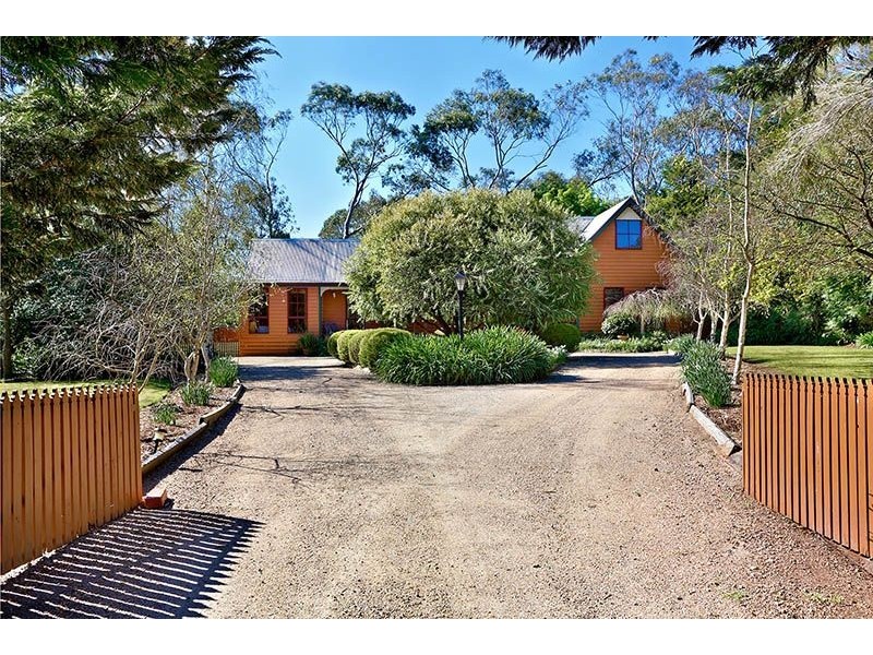 2 David Close, Somerville VIC 3912