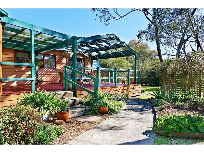 2 David Close, Somerville VIC 3912