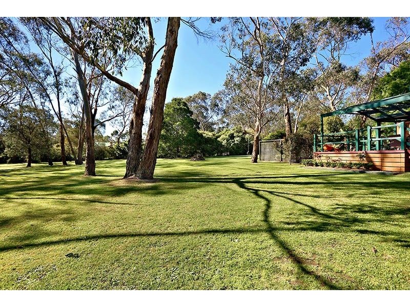 2 David Close, Somerville VIC 3912