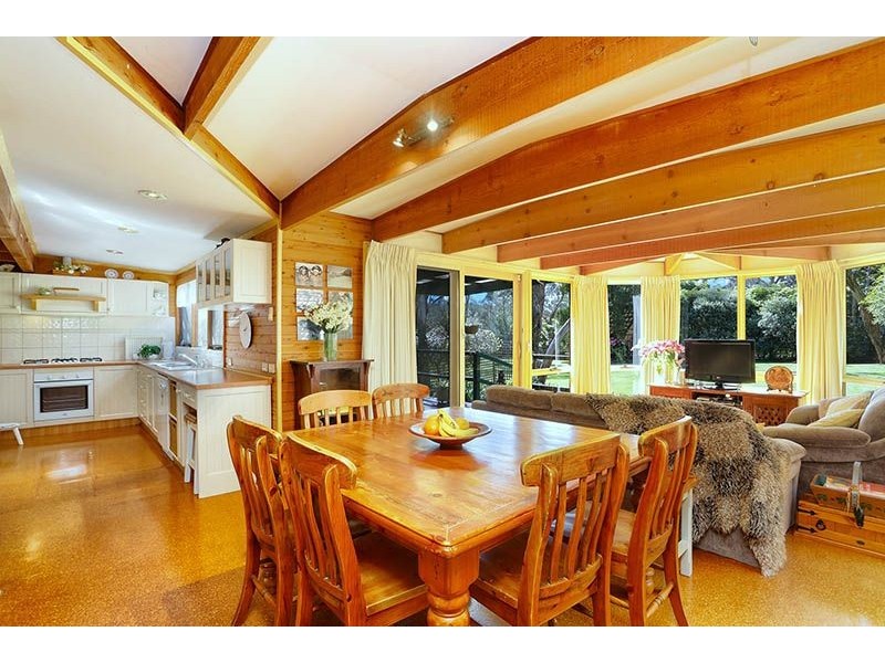 2 David Close, Somerville VIC 3912