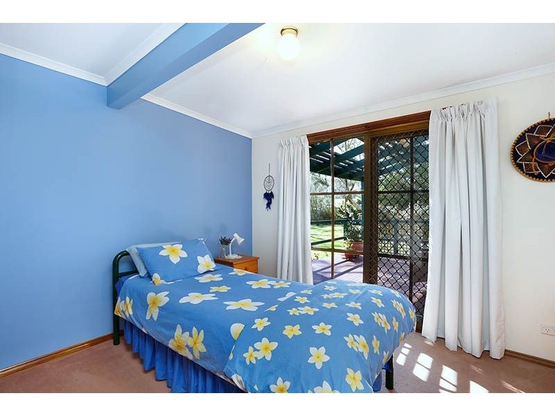 2 David Close, Somerville VIC 3912