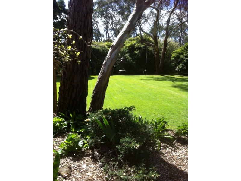 2 David Close, Somerville VIC 3912
