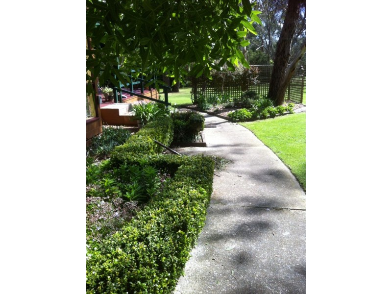 2 David Close, Somerville VIC 3912