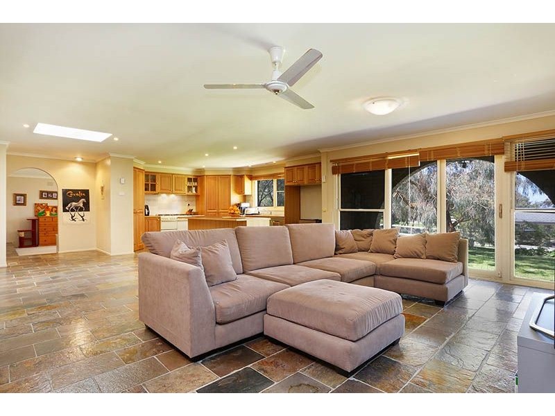 11 McLaurin Drive, Tyabb VIC 3913