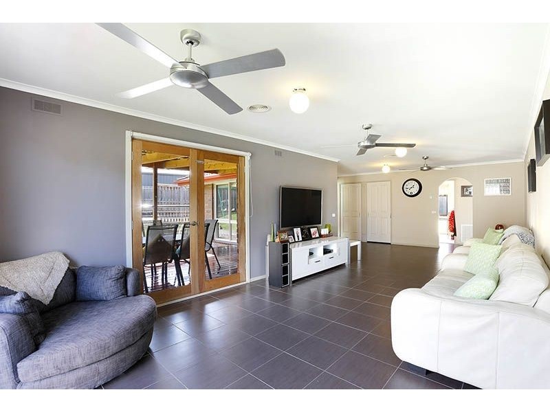 55 Pembroke Drive, Somerville VIC 3912