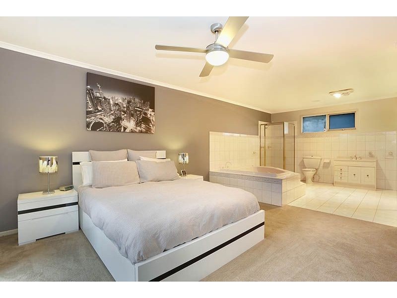 55 Pembroke Drive, Somerville VIC 3912