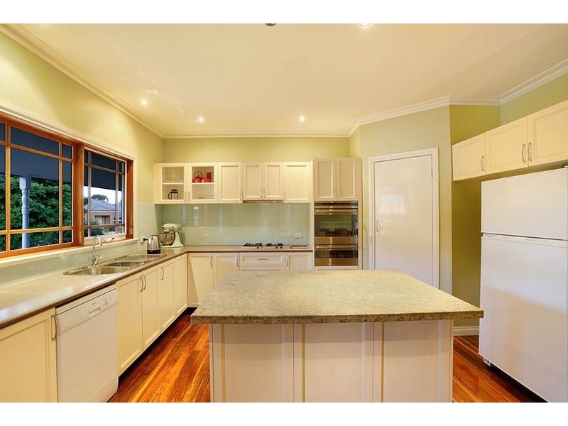 2 Solwood Court, Somerville VIC 3912