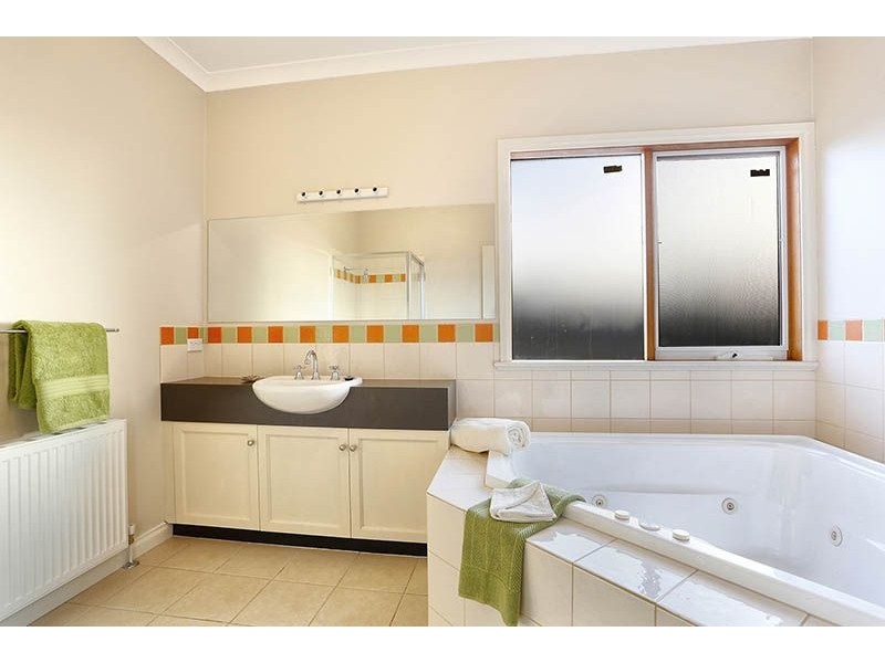 2 Solwood Court, Somerville VIC 3912