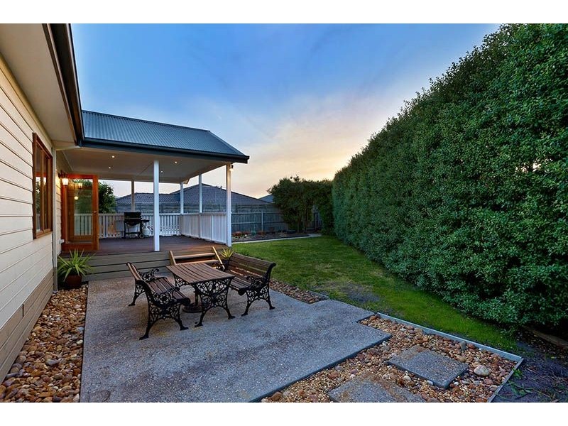 2 Solwood Court, Somerville VIC 3912