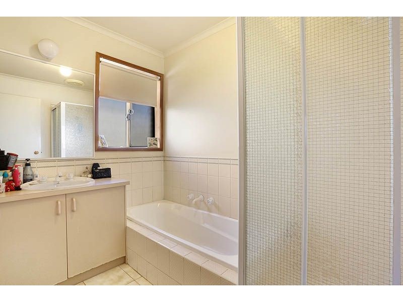 4 Robert Street, Somerville VIC 3912