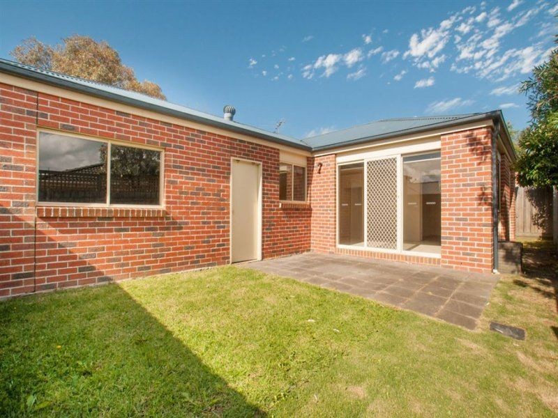 2/3 Alfred St, Somerville VIC 3912