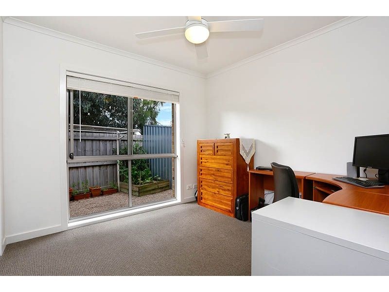 2/28 Orchard Grove, Tyabb VIC 3913