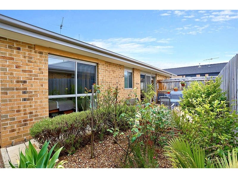 2/28 Orchard Grove, Tyabb VIC 3913
