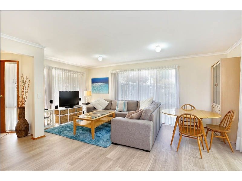 1/4 Sydney Street, Somerville VIC 3912