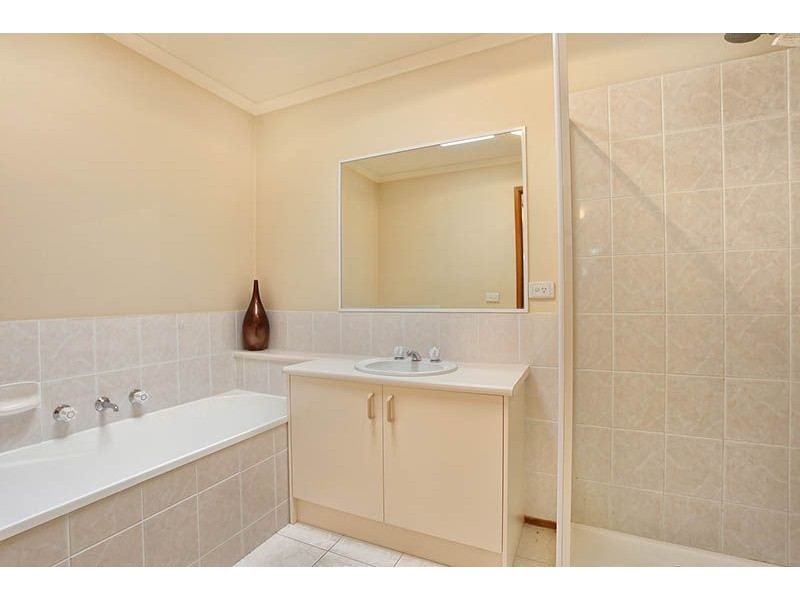 1/4 Sydney Street, Somerville VIC 3912