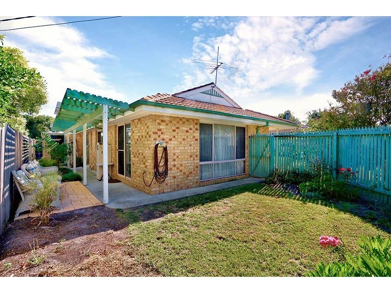 1/4 Sydney Street, Somerville VIC 3912