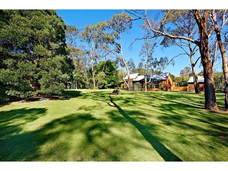 2 David Close, Somerville VIC 3912