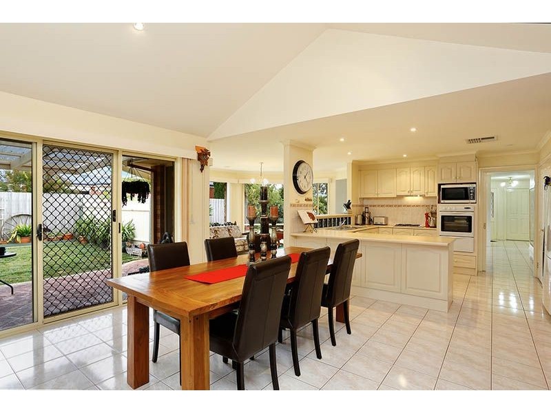 145 Clarendon Drive, Somerville VIC 3912