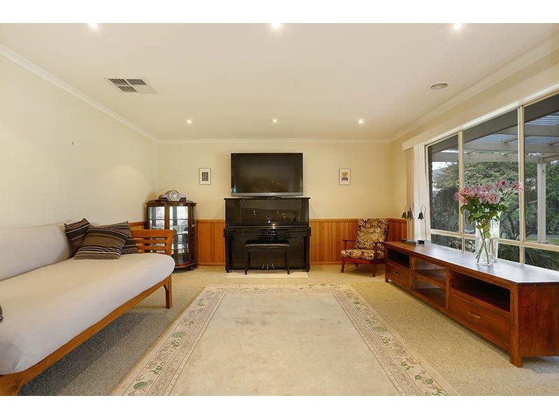 145 Clarendon Drive, Somerville VIC 3912