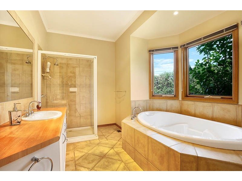 4 Solwood Court, Somerville VIC 3912