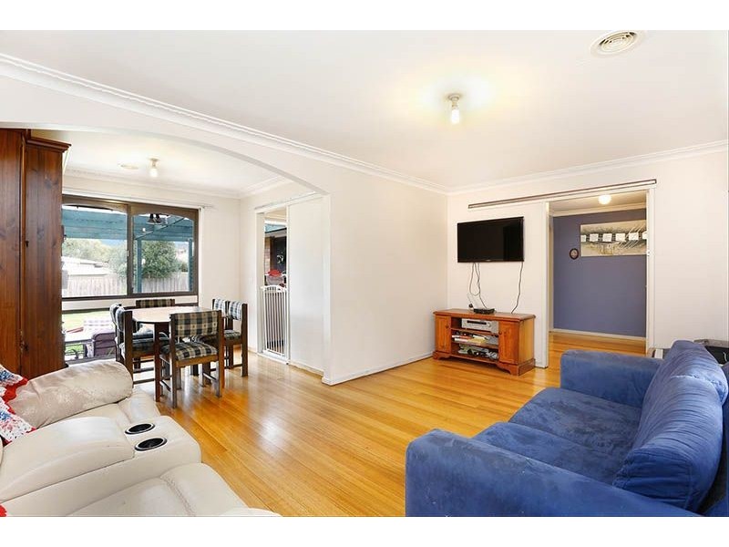 9 Deanswood Drive, Somerville VIC 3912