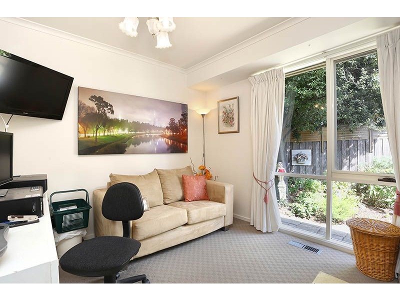 25 Clarendon Drive, Somerville VIC 3912