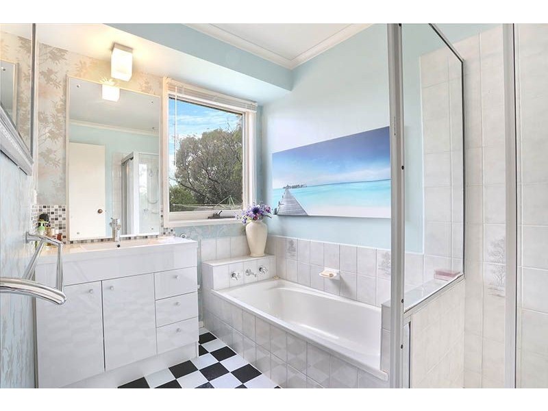 25 Clarendon Drive, Somerville VIC 3912