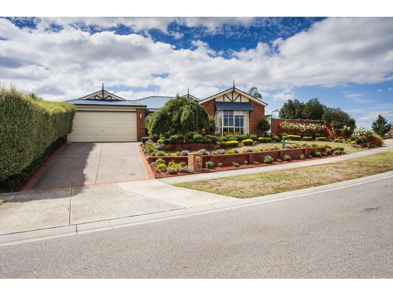 135 Clarendon Drive, Somerville VIC 3912