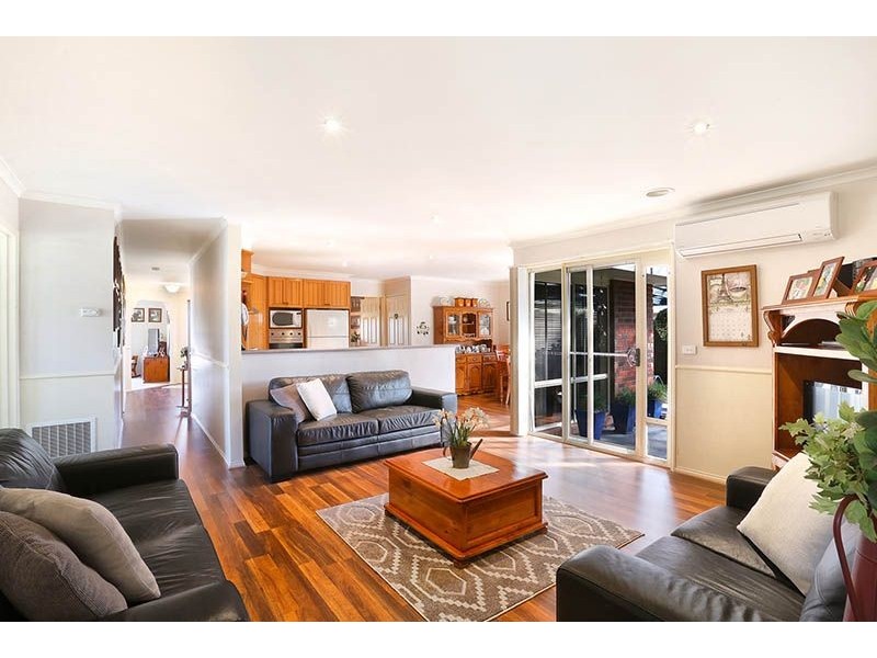 135 Clarendon Drive, Somerville VIC 3912