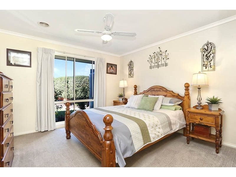 135 Clarendon Drive, Somerville VIC 3912