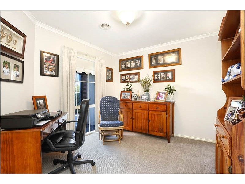 135 Clarendon Drive, Somerville VIC 3912