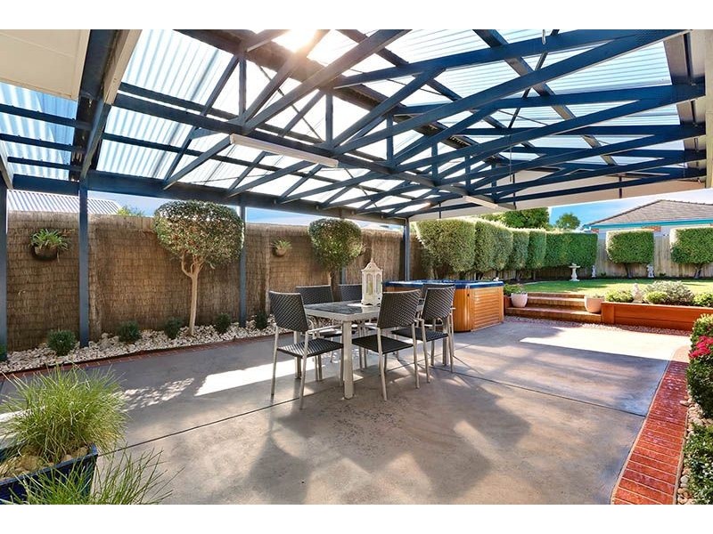 135 Clarendon Drive, Somerville VIC 3912