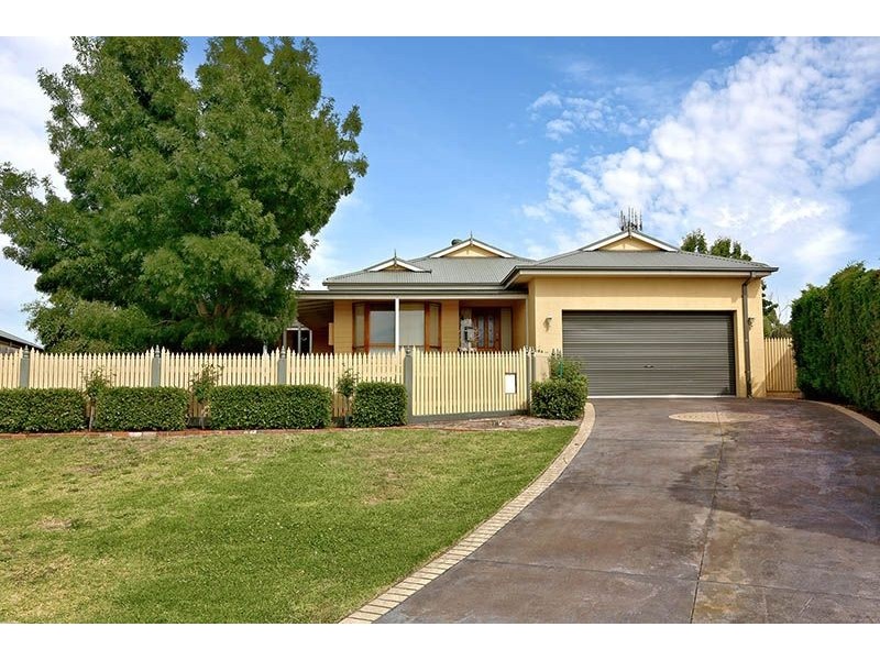 4 Solwood Court, Somerville VIC 3912