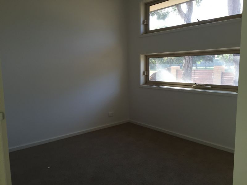 2/20-24 Austin Rd, Somerville VIC 3912