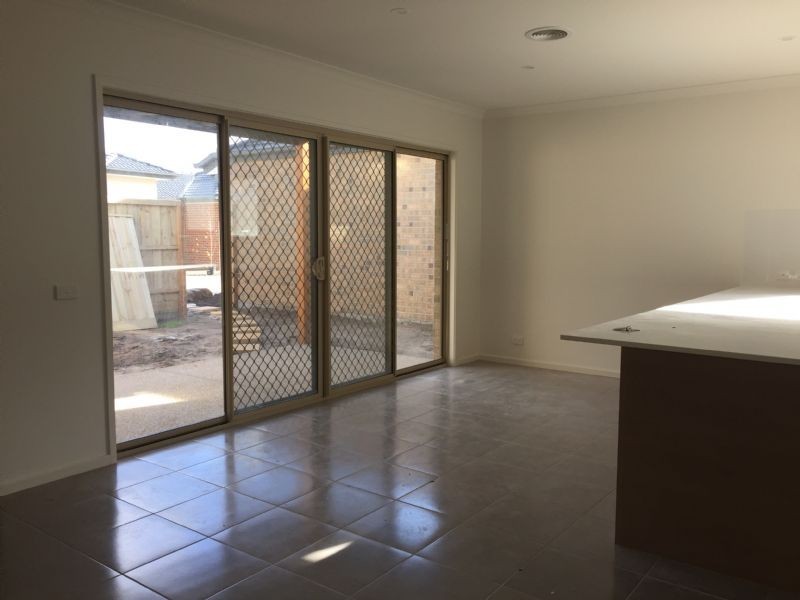 2/20-24 Austin Rd, Somerville VIC 3912