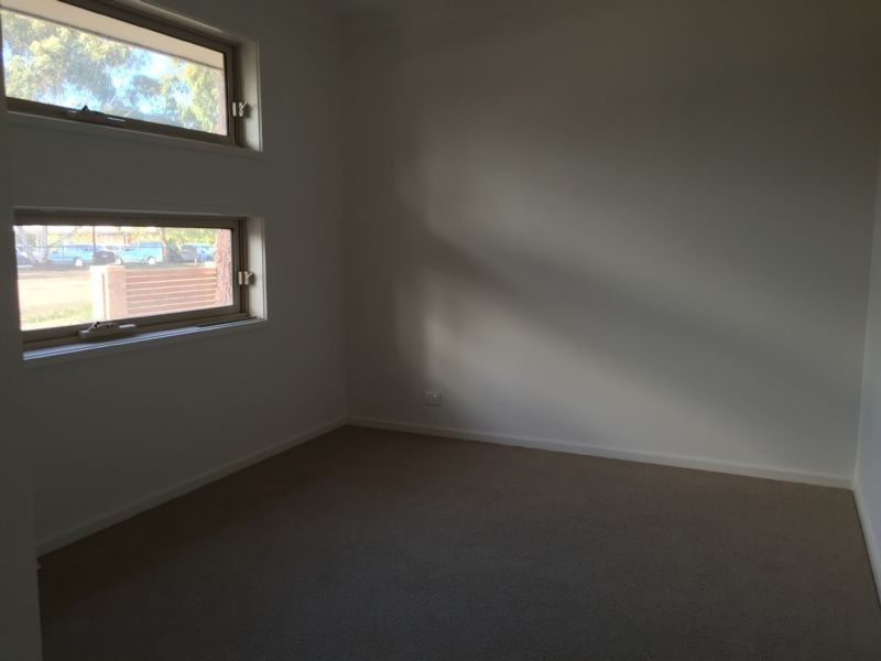 2/20-24 Austin Rd, Somerville VIC 3912
