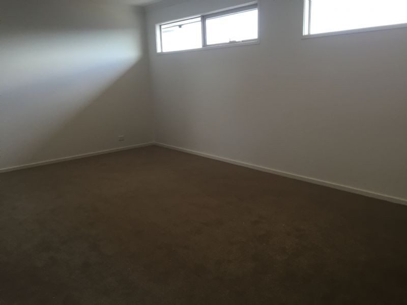 2/20-24 Austin Rd, Somerville VIC 3912