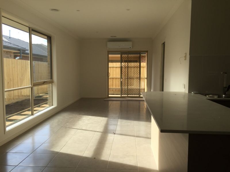 8/20-24 Austin Rd, Somerville VIC 3912