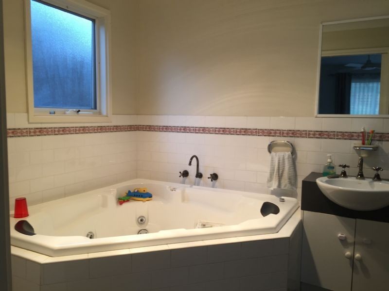 2 Colchester Court, Somerville VIC 3912