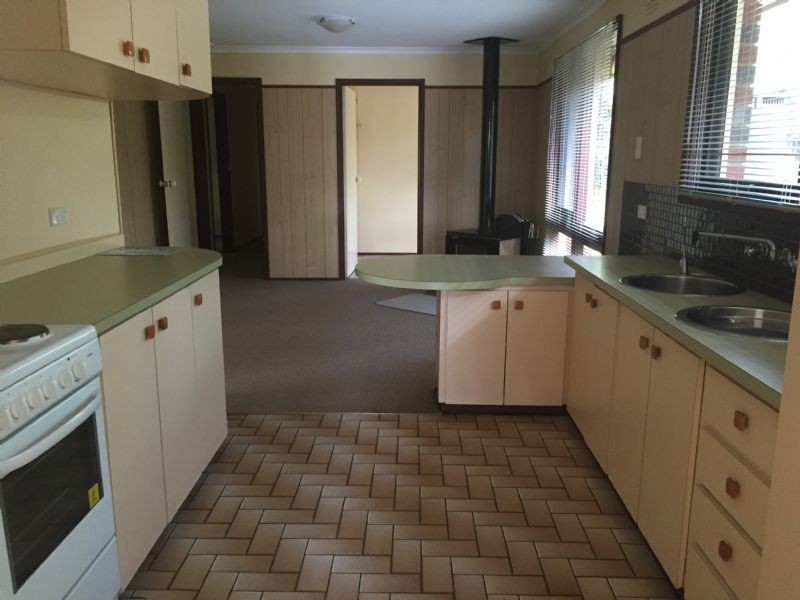 42 Lipton Drive, Frankston VIC 3199