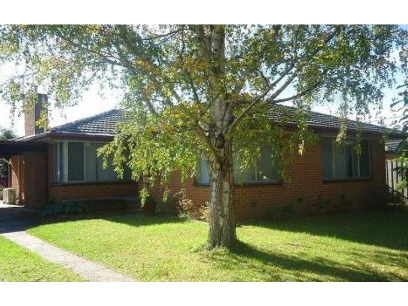 16 Dalton Drive, Tyabb VIC 3913