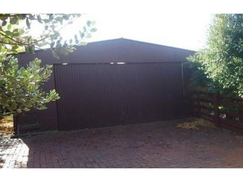 16 Dalton Drive, Tyabb VIC 3913
