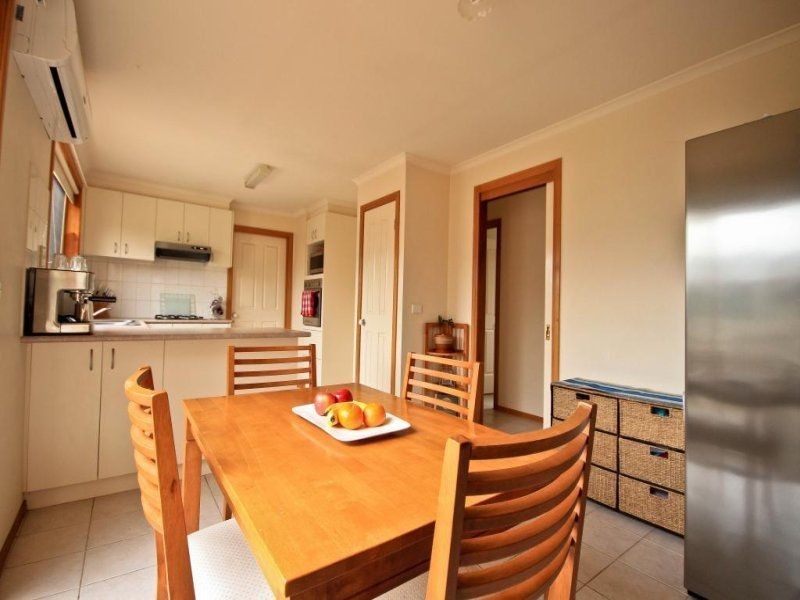 12 Cambridge Close,, Cranbourne VIC 3977